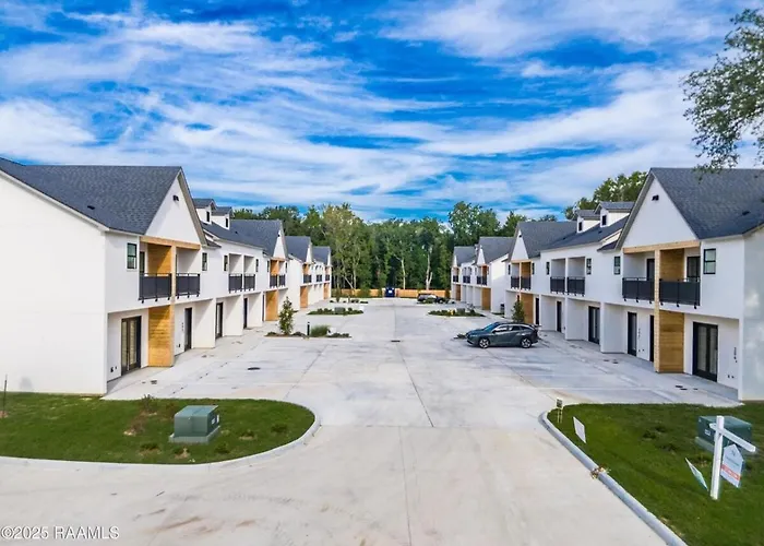 Modern 3br 2 And A Half Ba Townhome, Heart Of Town * Lafayette