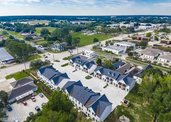 Modern 3br 2 And A Half Ba Townhome, Heart Of Town * Lafayette