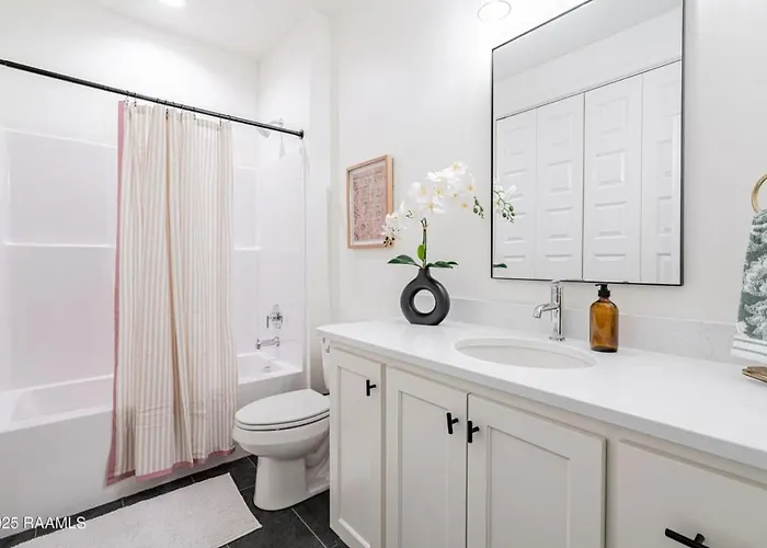 Modern 3br 2 And A Half Ba Townhome, Heart Of Town * Lafayette